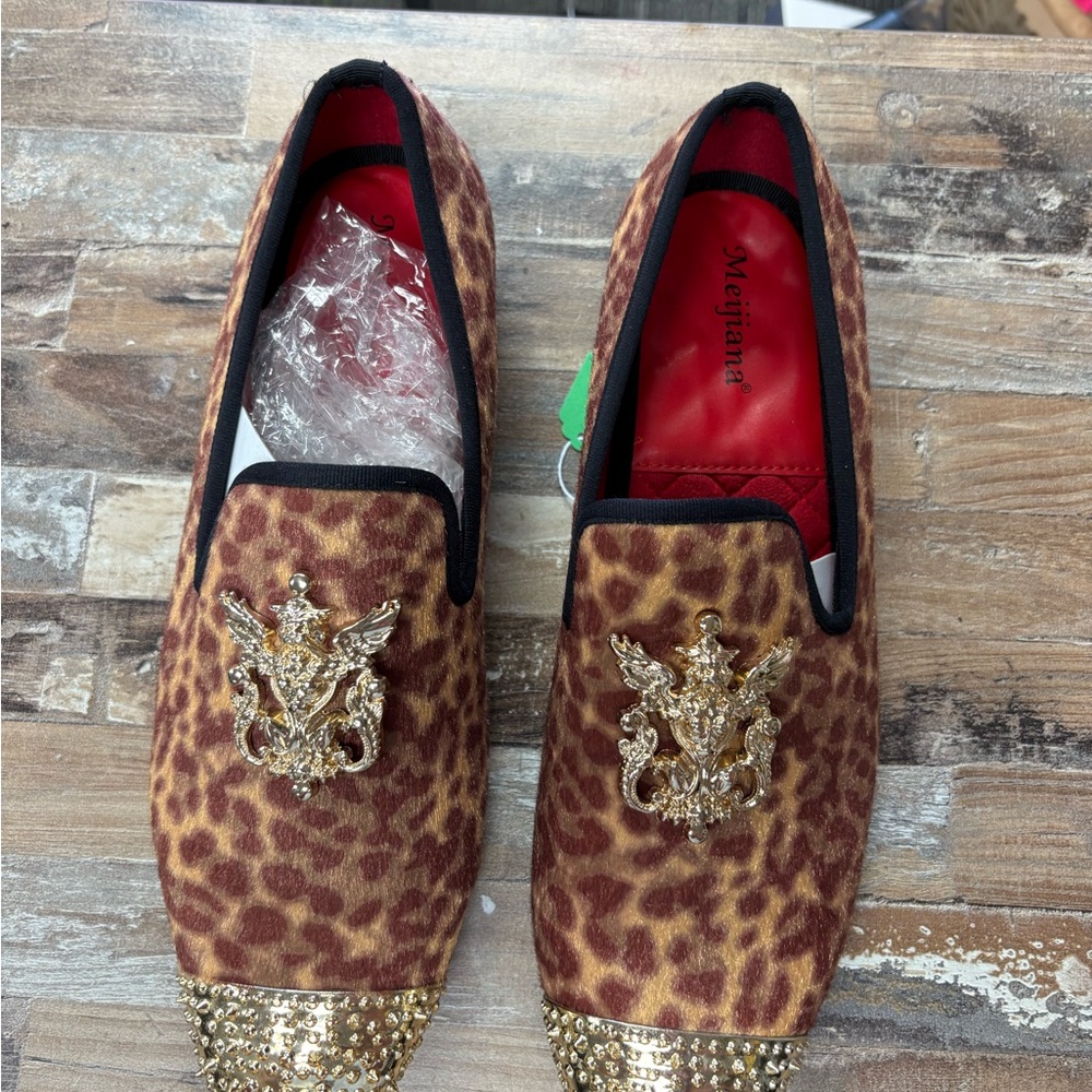 Luxury Leopard Print Loafers with Gold Accents